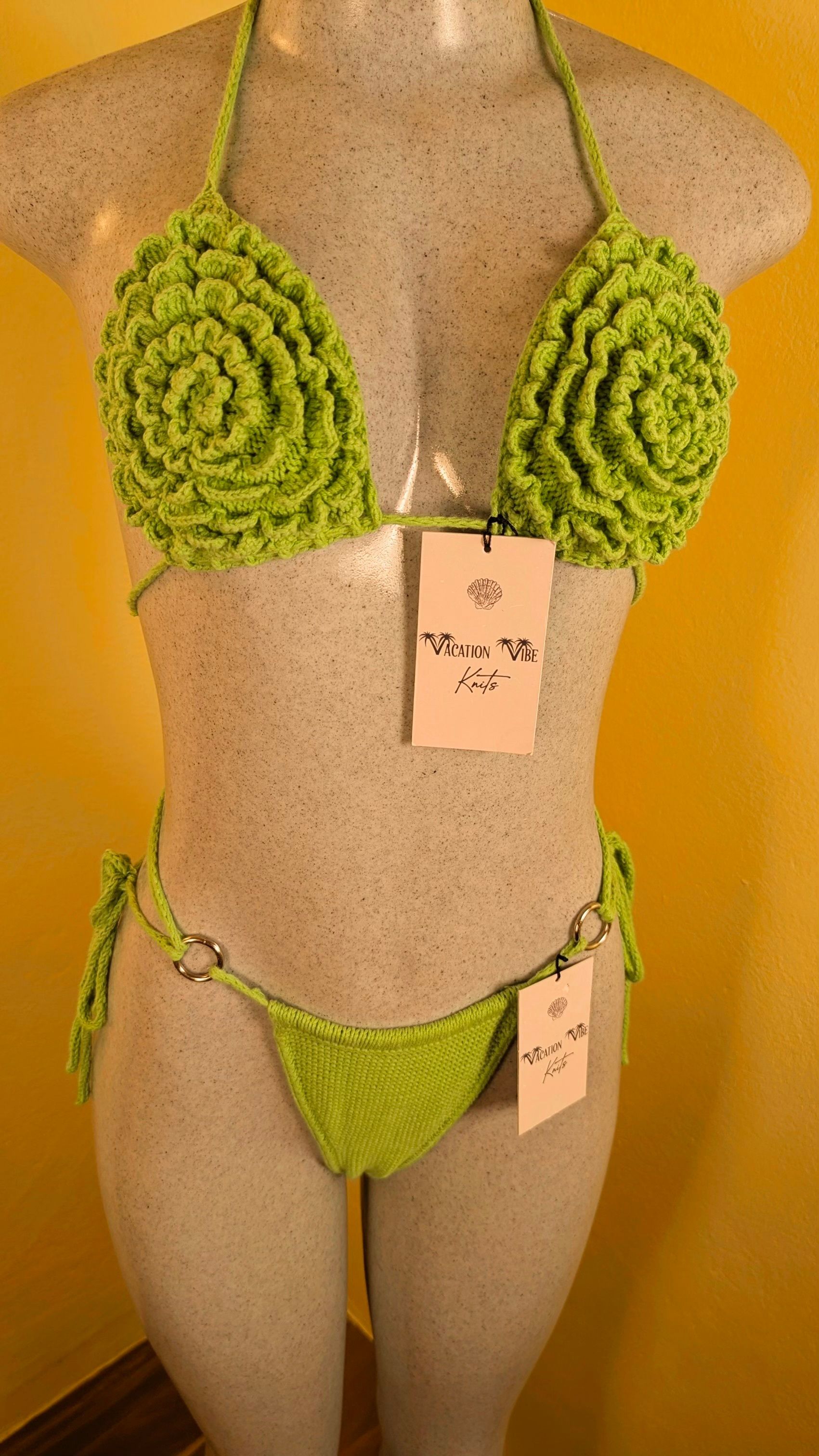 Tropic Rosette Top_1