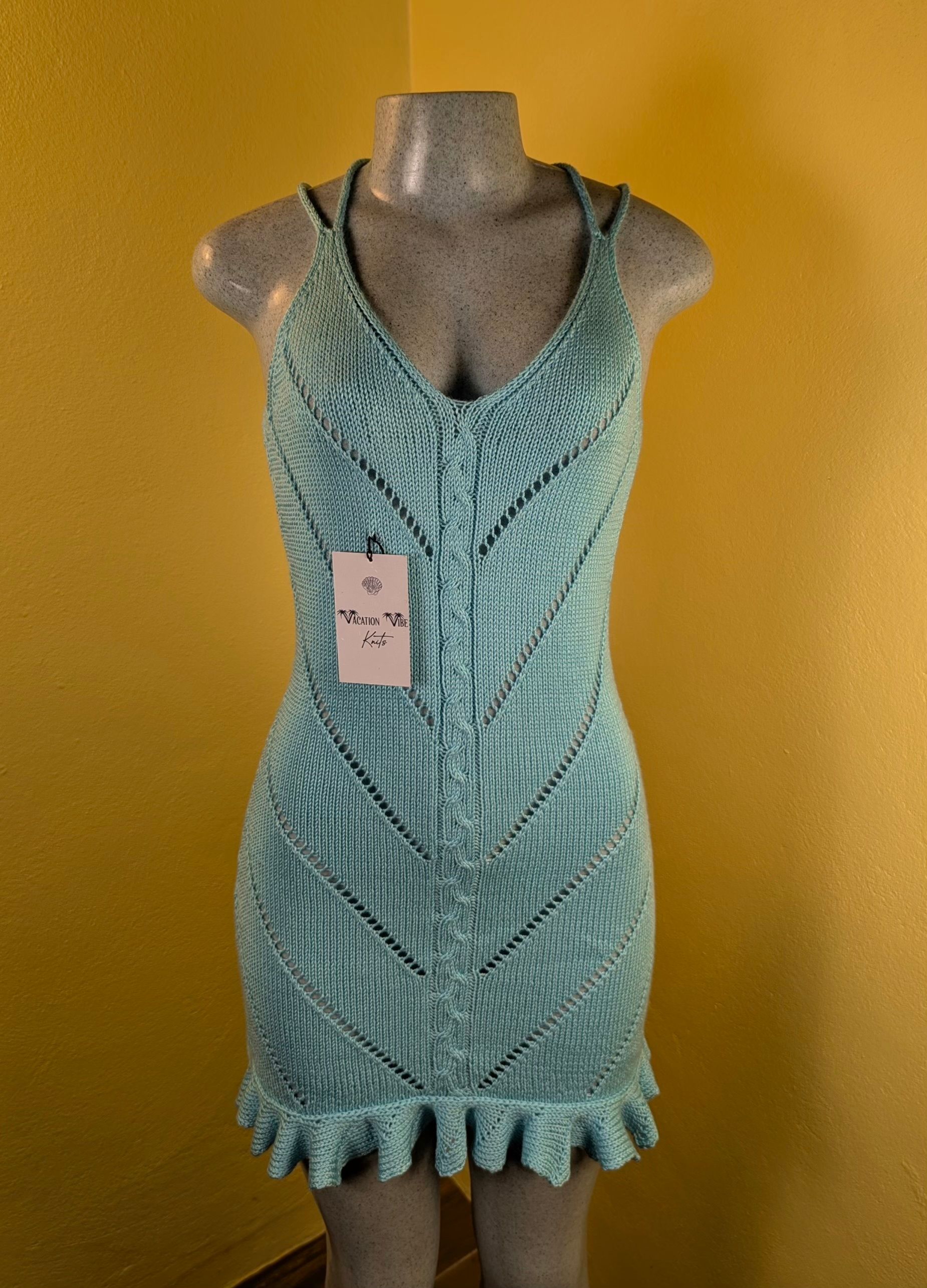  Pure Symmetry in Pastel Turquoise_3