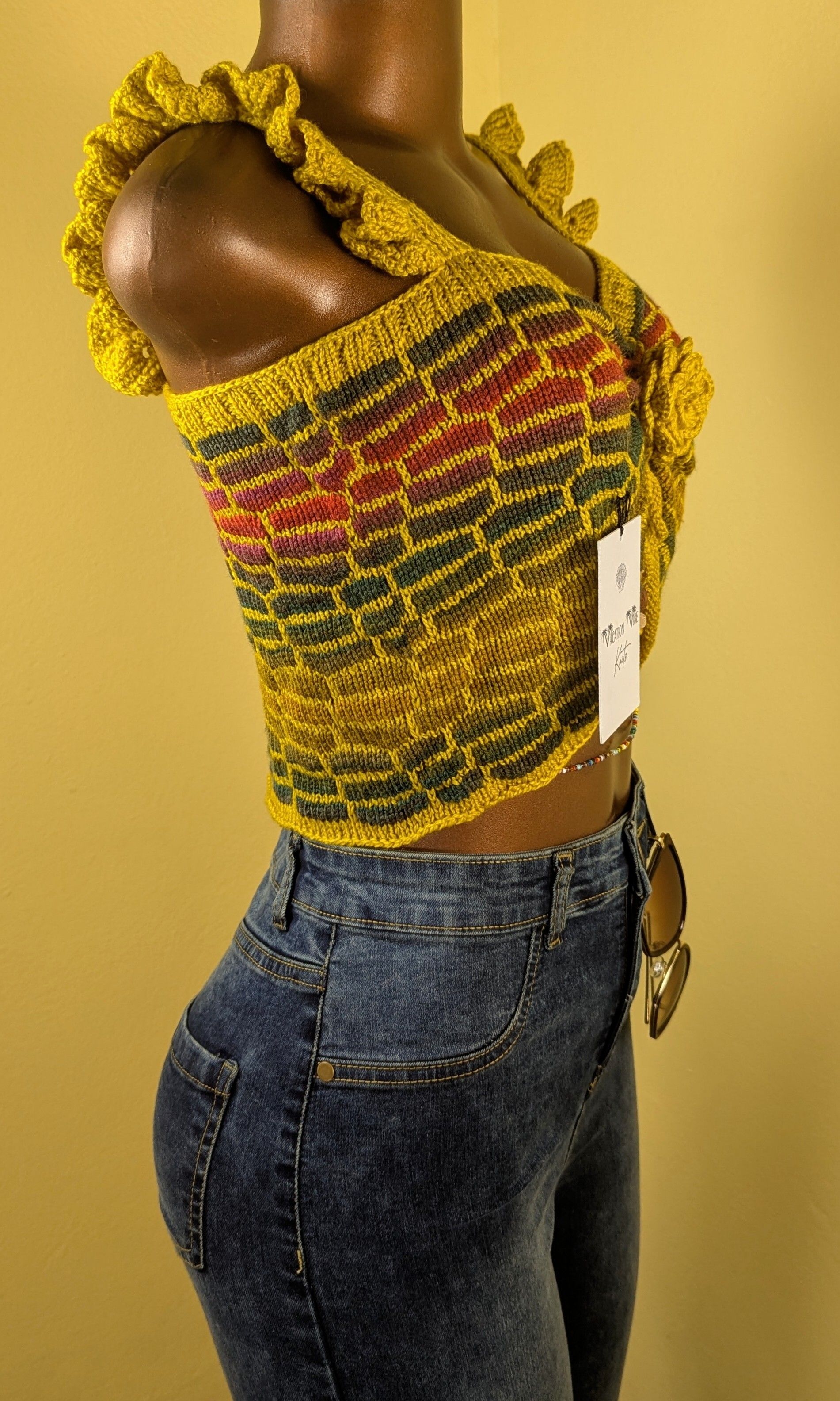  Honeycomb Floral Statement Crop Top in Pale Gold_6