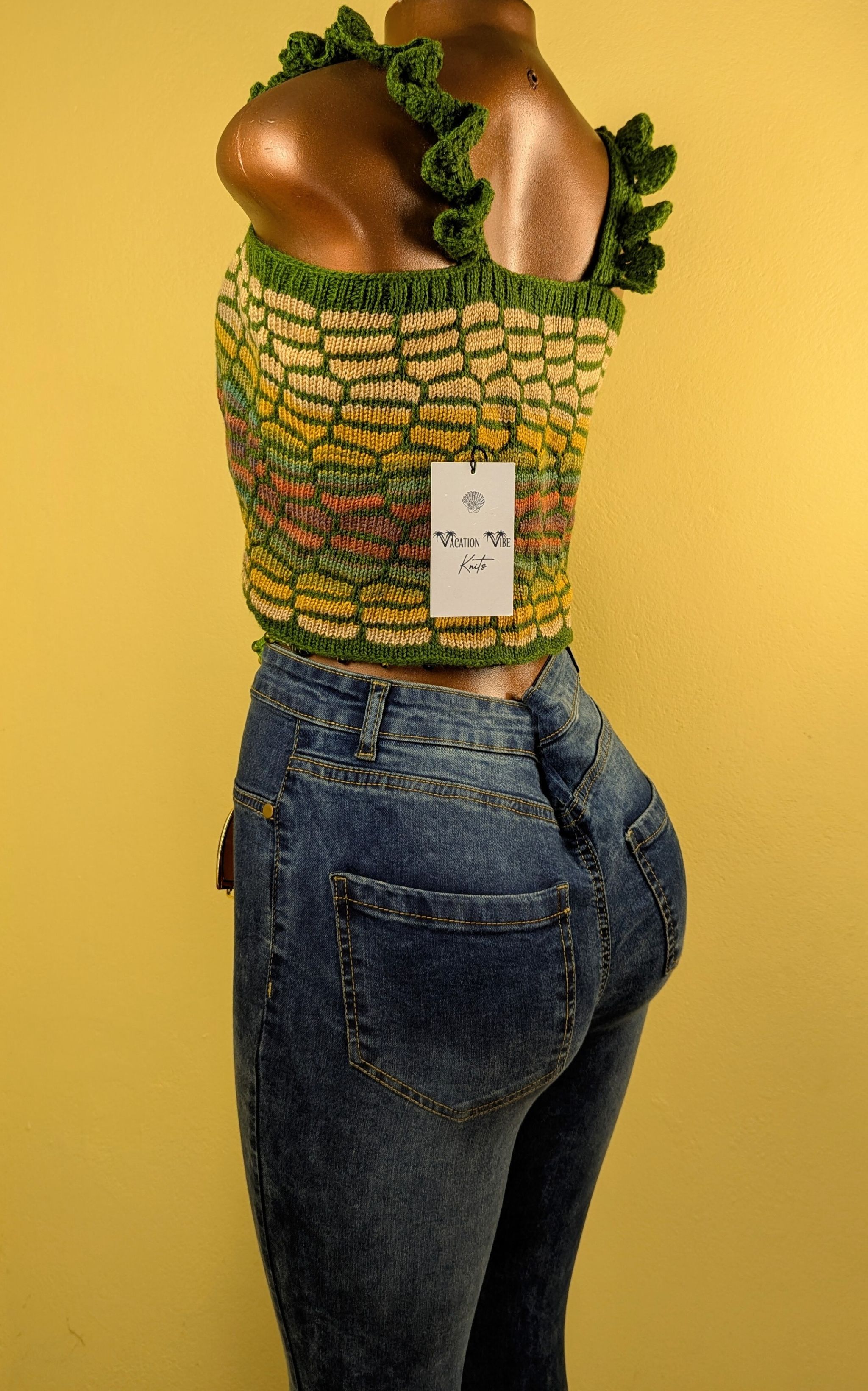  Honeycomb Floral Statement Crop Top in Army Green_7