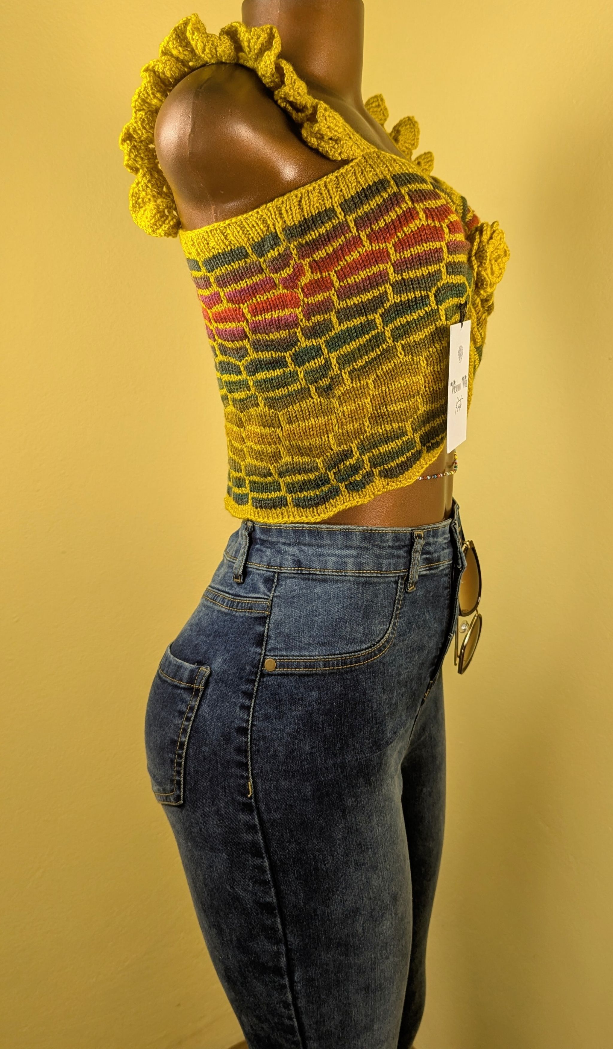  Honeycomb Floral Statement Crop Top in Pale Gold_7