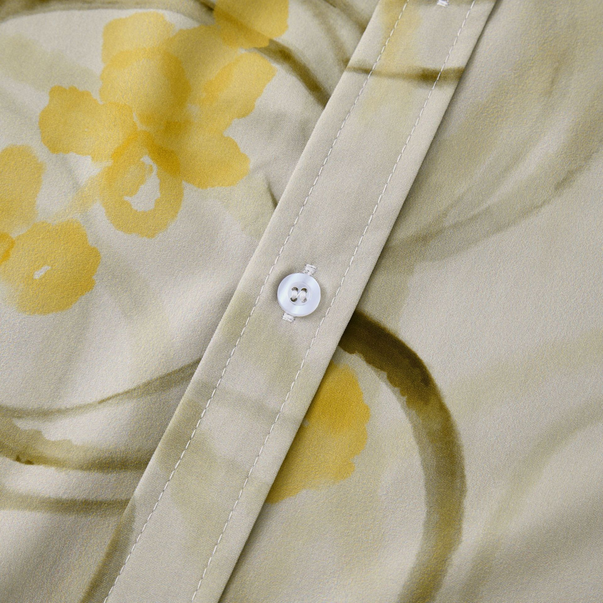 Short Sleeve Button-Up Floral Shirt [Size: M]_5